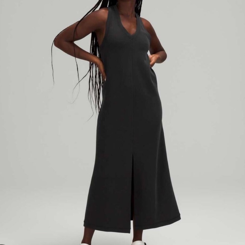 Black lululemon ease of it all dress size 4